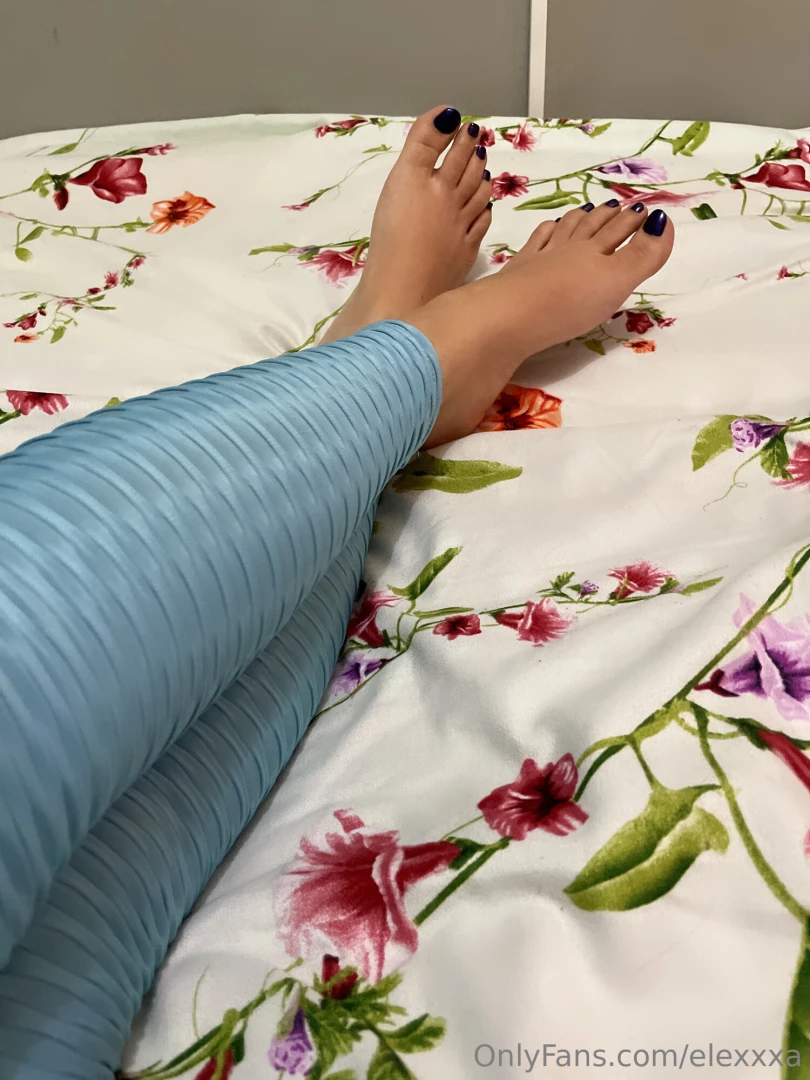 Could you resist my crossed feet 