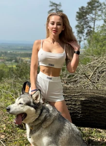 Hi everyone a lot of my fans know about my huge love for my furry part 1