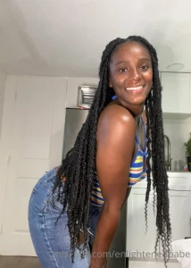 Hey babe want to watch me suck him until he cums tonight live i will