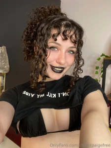 I m bored tonight wanna chat i m online now on cloverpaigevip