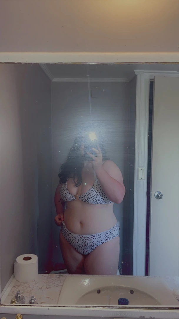 I ve officially made a paid page unlimited sexting and no advertising 