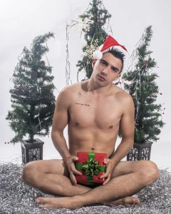 Merry christmas back to my twinky days who wants to remove the present
