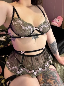Some cute faceless pics bc these lingerie sets deserve a moment of