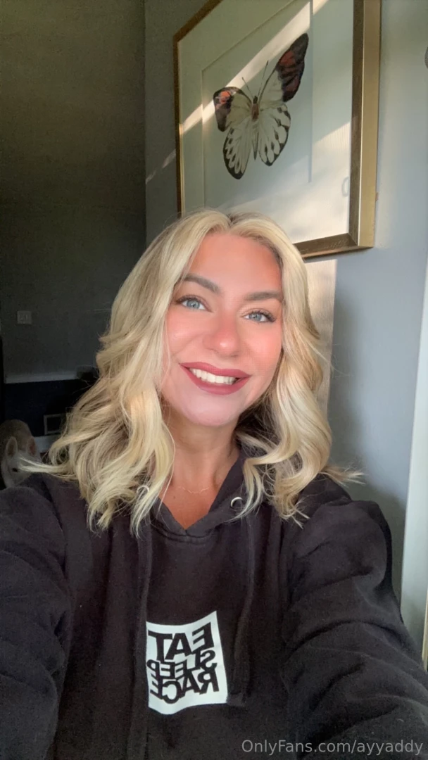 Need someone to fuck this smile off 