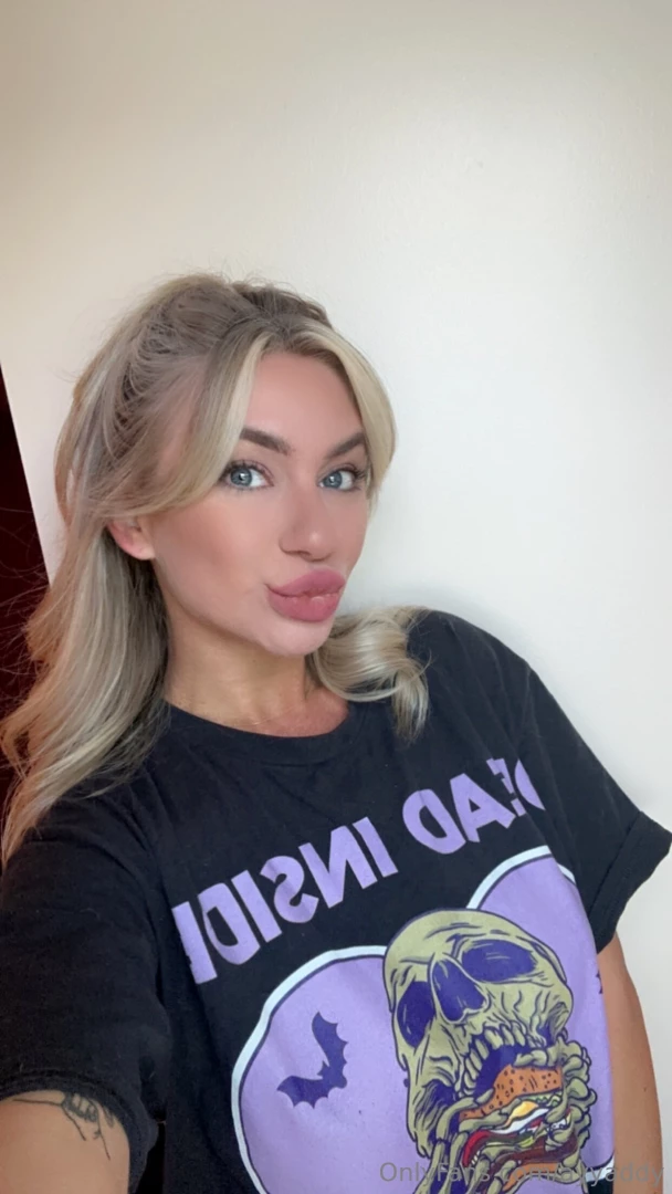 Come here give me a kiss 