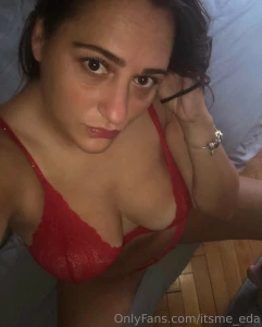 Lady in red part 435