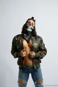 Dm me for hot sexy nude videos and pictures