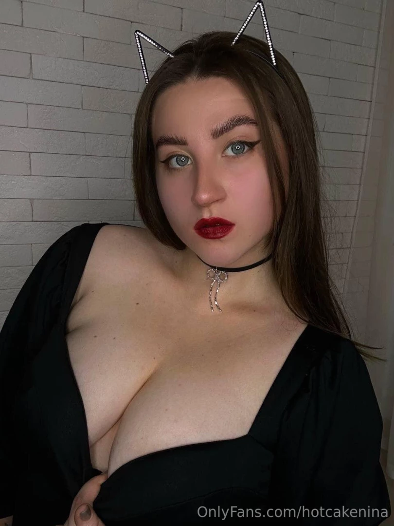 She riddle_girl is free today for you busty hottie riddle_girl loves part 469 