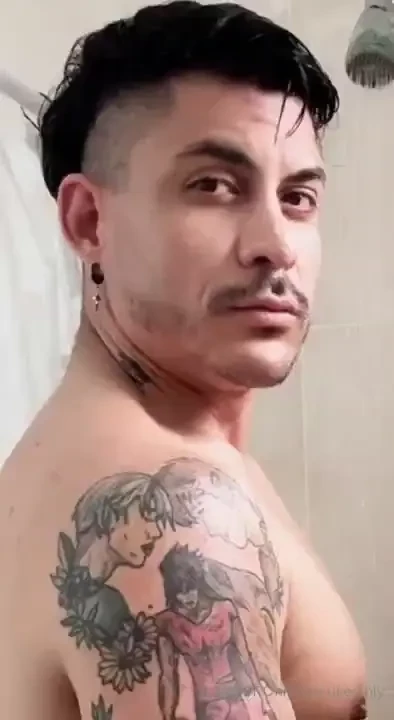 Shower jerkoff with maxofsteel 