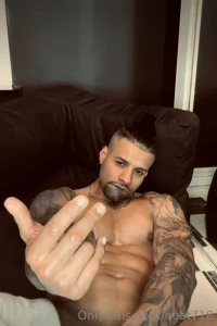 Hit my dm today let s get to know each other i ll be chatting all day