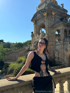 Do you like the scenery or maybe you d like to stand next to it