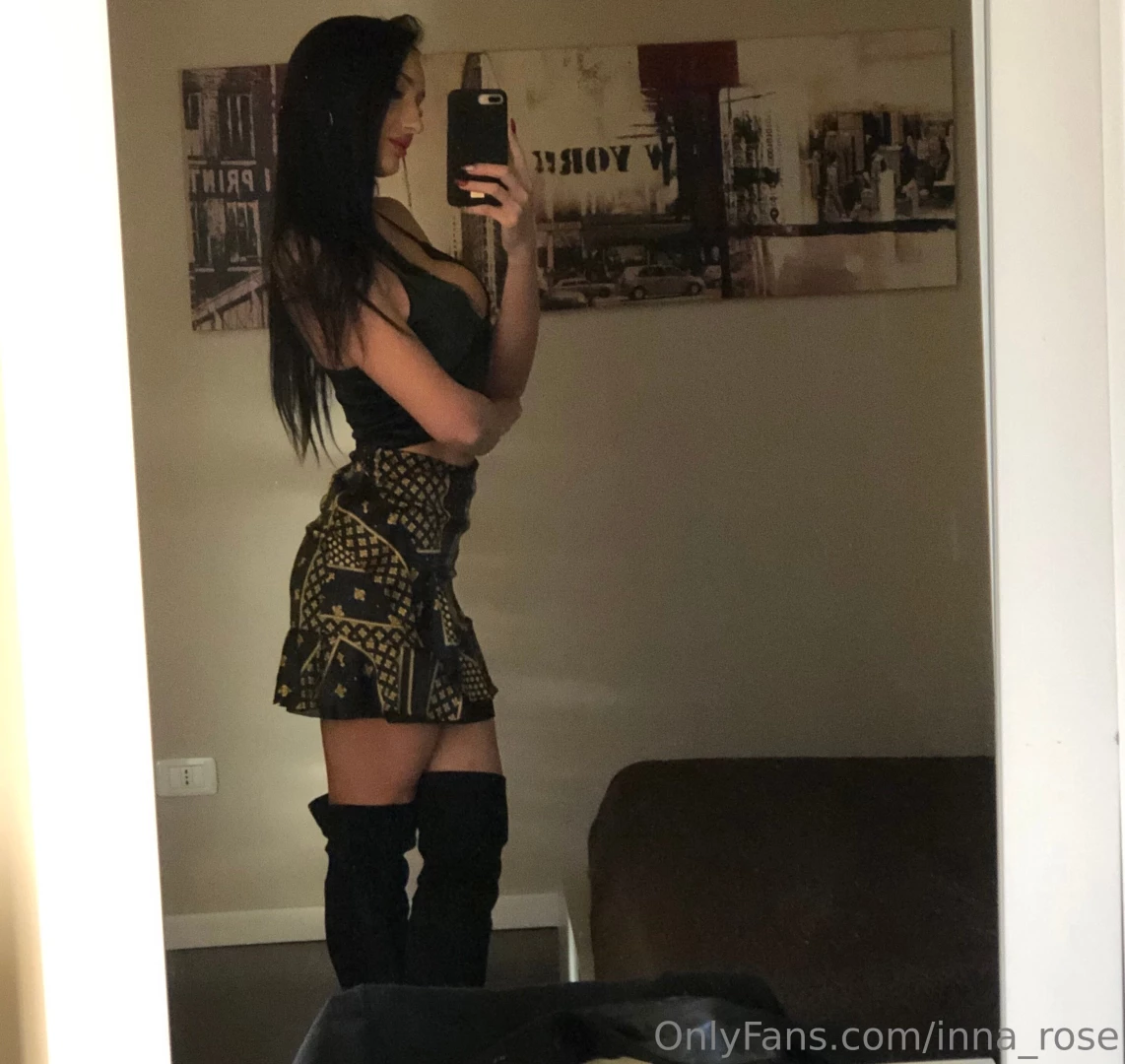 Do you like tall women and long legs 