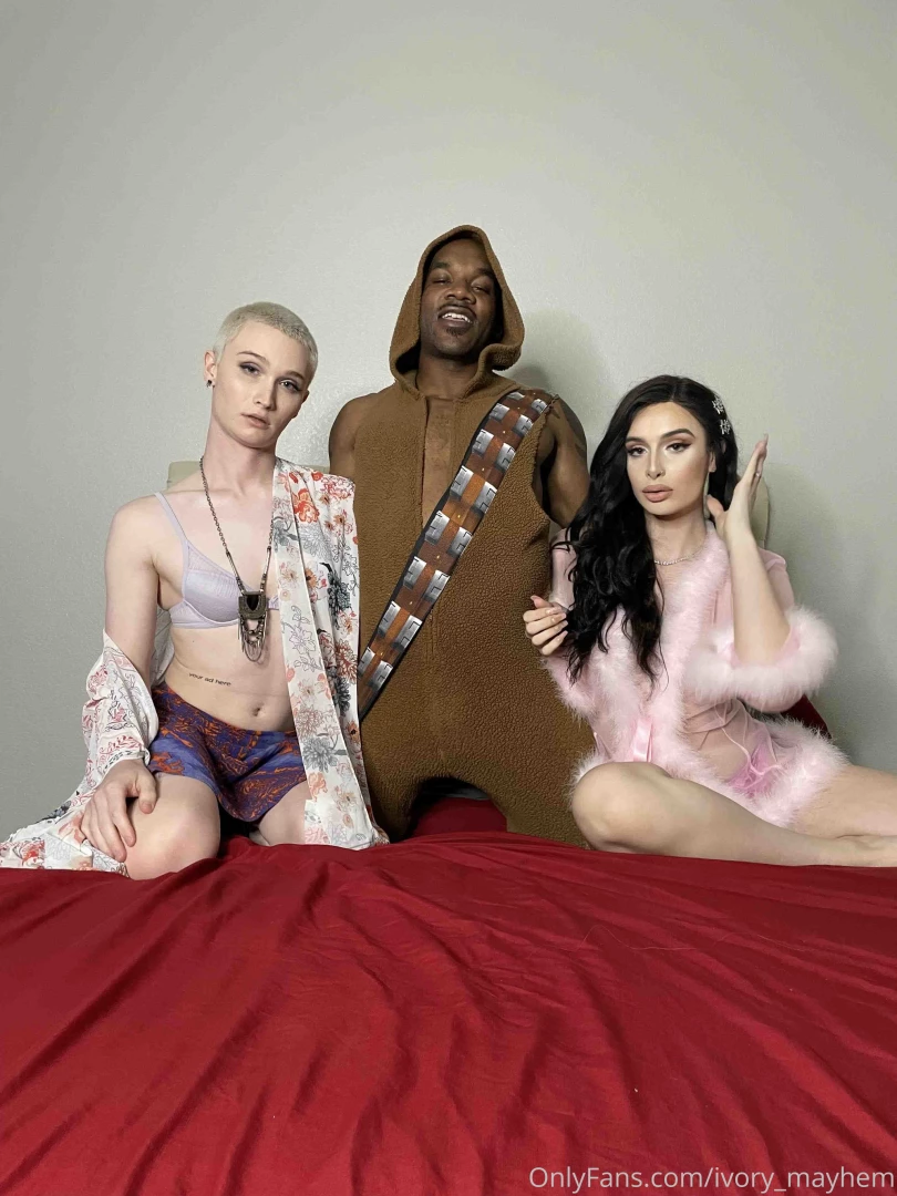 Couple more pics from a hot threesome with kaigiveup and my king part 4 