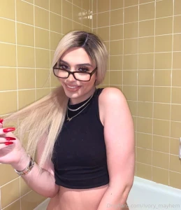 Hey daddy do u looke smart