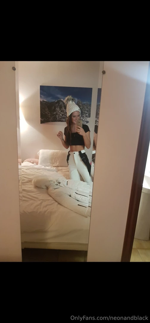 Neonandblack part 1269827 