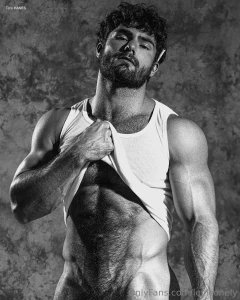 Im feeling the holiday spirit and want to spoil you with a huge