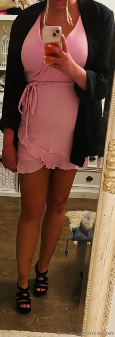 I love the combination a short dress and high heels it makes me feel 