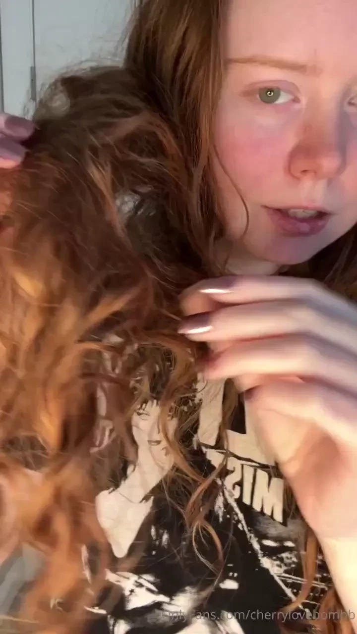 Get naked with me chat about my day 