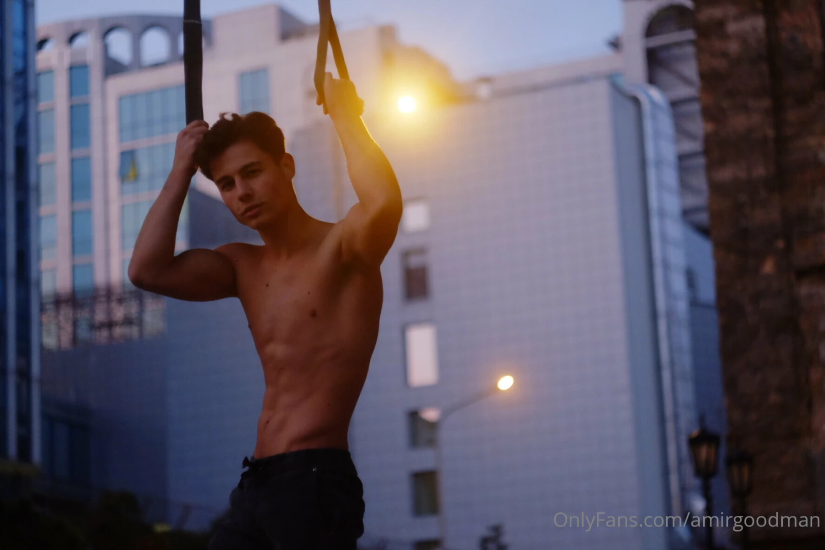 I love spontaneous photo shoots on the street 