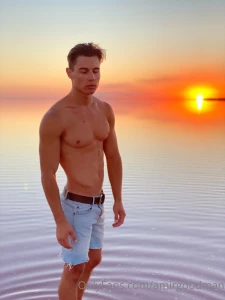 Everyday smile everyday travel