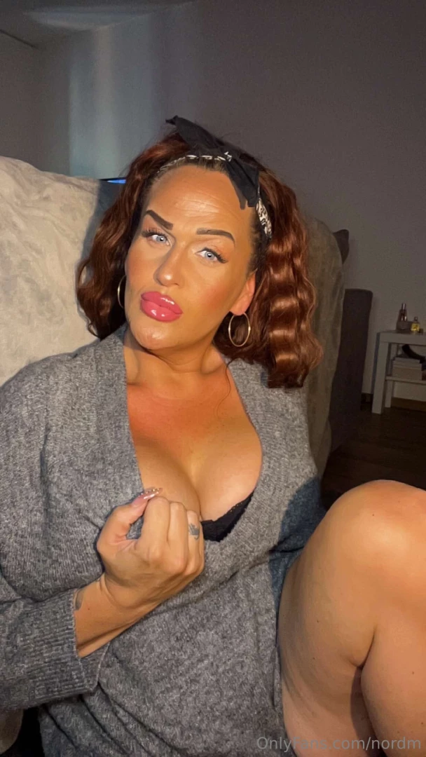 Veronicadeep is back shes a deepthroatqueen from sweden with big juicy part 2 