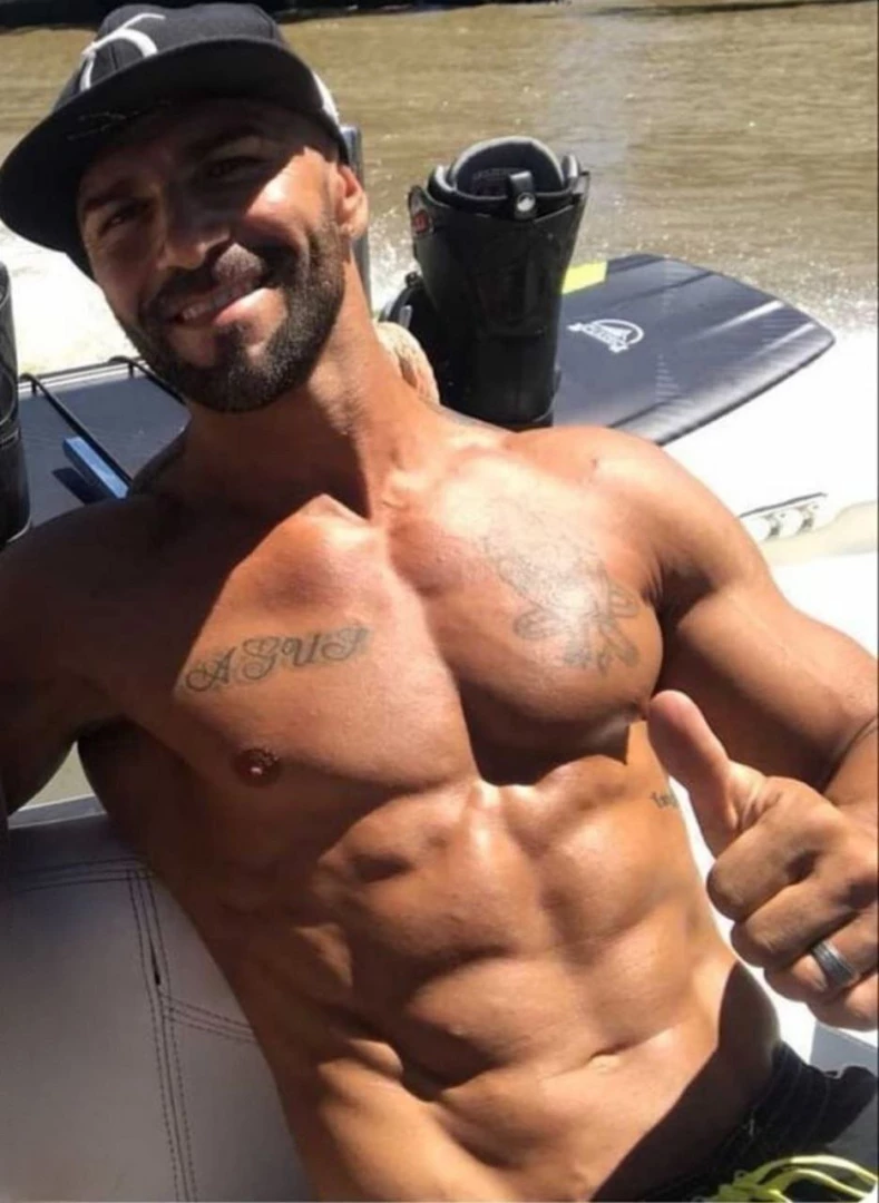 Liamfitness90 f r e e welcome to my world of desires and adventures 