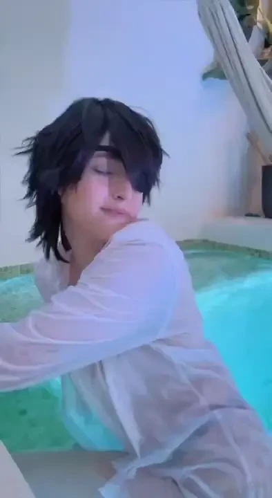 Check your dms if you want to go for a swim with himeno 