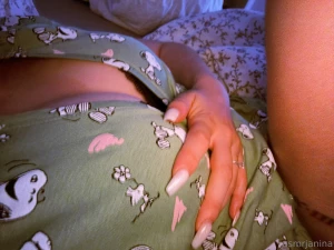 Hab ein geiles 4k video f r euch gemacht wo ich eisw rfel tief lutsche