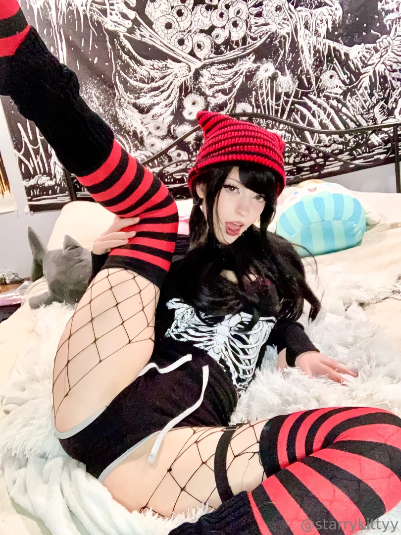 I m veryyyy flexible hehe just imagine all the positions we could do 