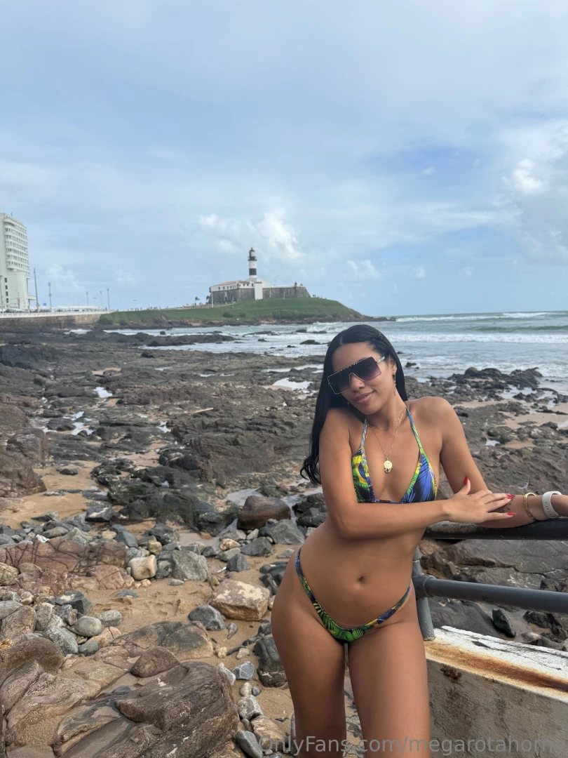 Front or back garotahorny 