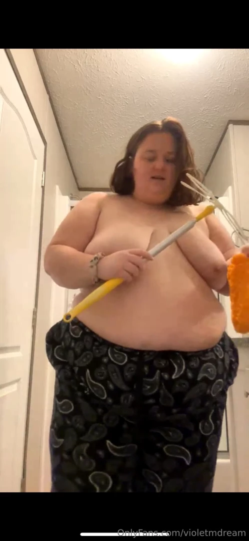 Little snippets from one of my topless cleaning lives part 7 