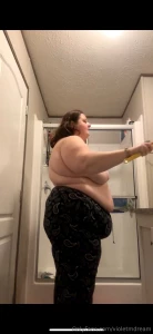 Little snippets from one of my topless cleaning lives part 24