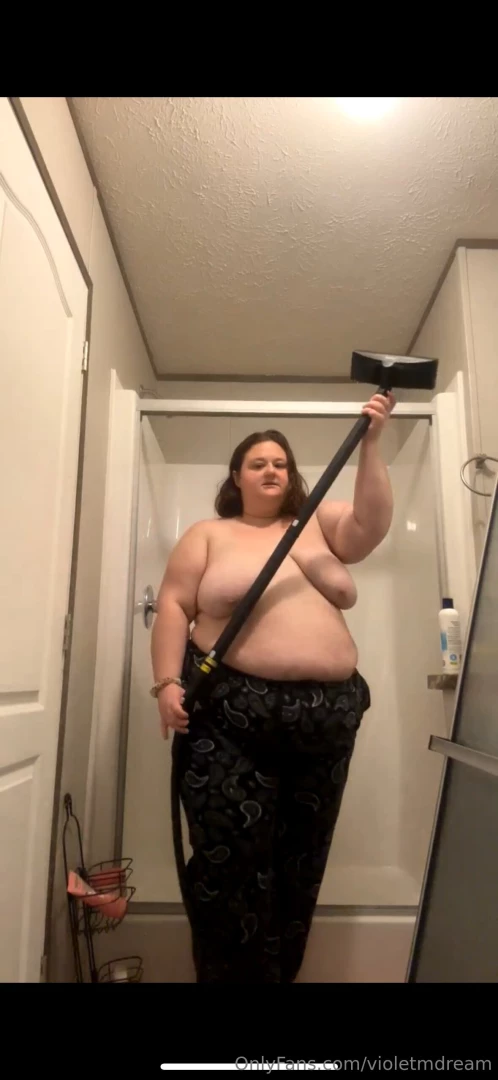 Little snippets from one of my topless cleaning lives part 18 