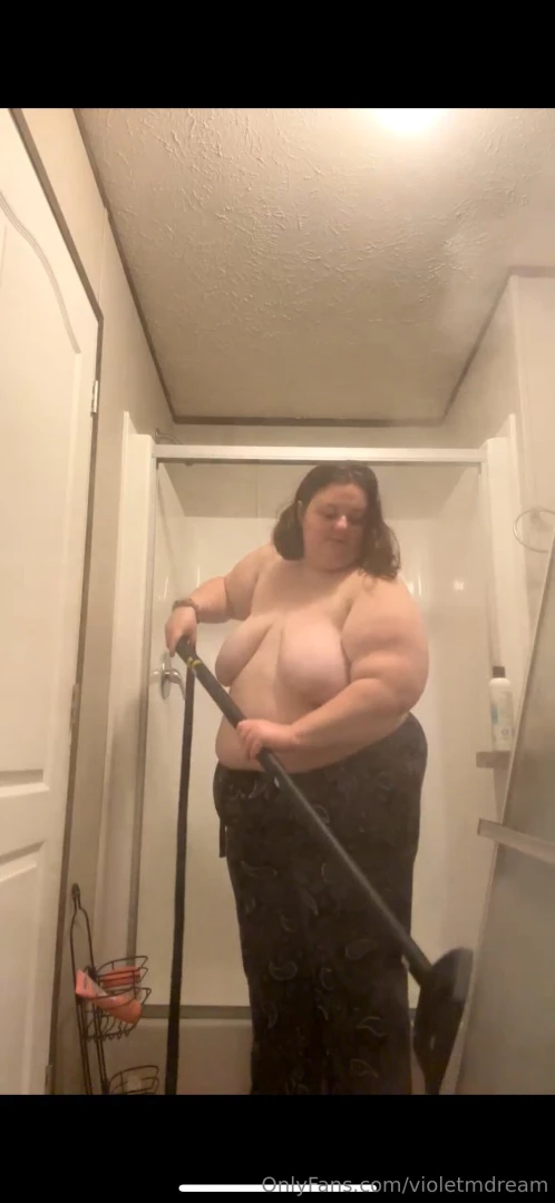 Little snippets from one of my topless cleaning lives part 8 