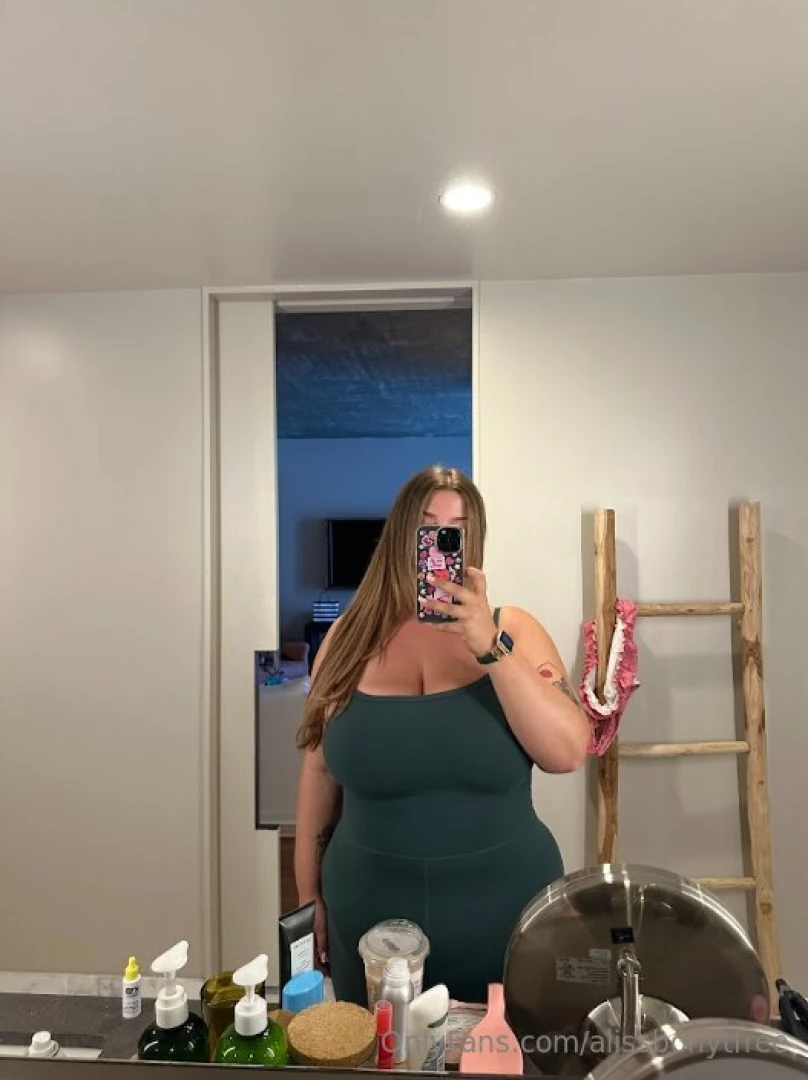Brains beauty and a whole lotta body https onlyfans com alissbonyt c2 