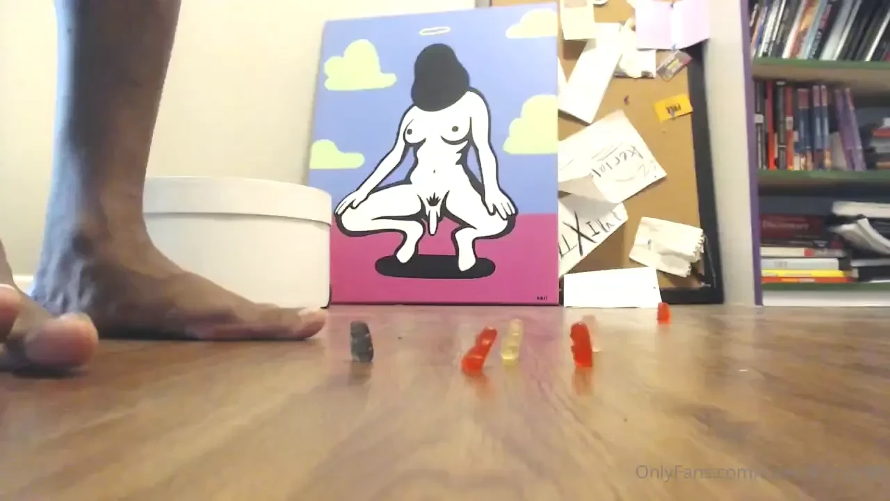 Surprise giantess gummy crush more of these little creatures popped in 