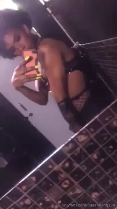 I wanna get sucked off here 