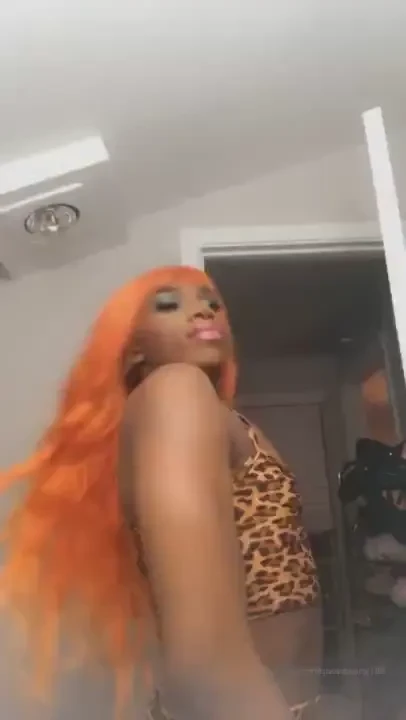 Y all ever looked in the mirror and start feeling yourself so much 