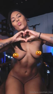 Upper body at the gym a cheat meal lunch and restocking the liquor