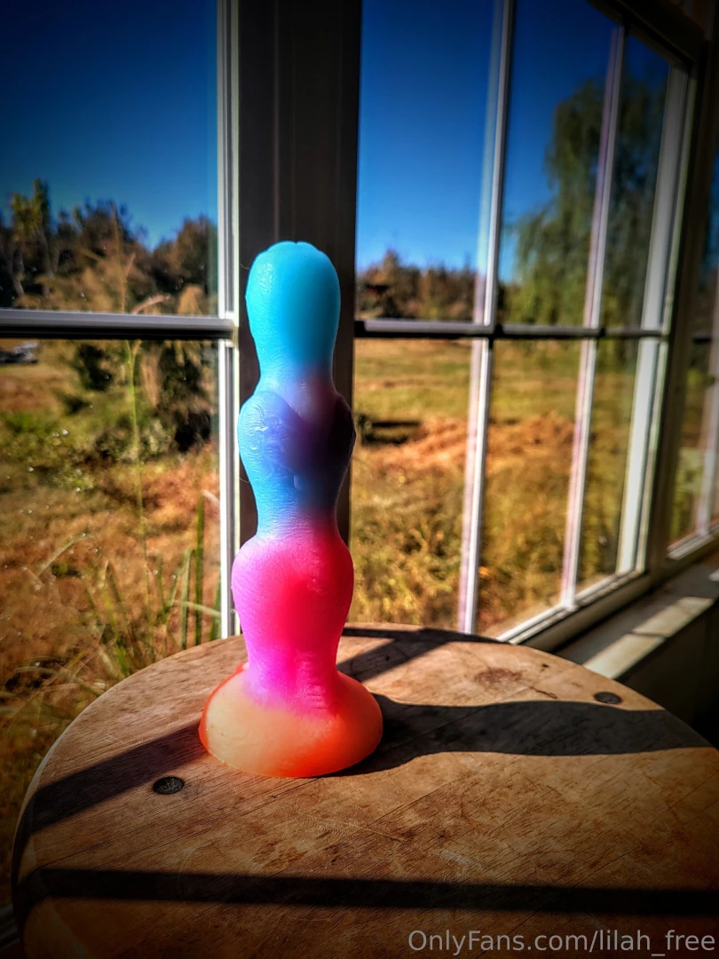 Happy monday loves new fit new bad dragon toy came in gonna pour me a 