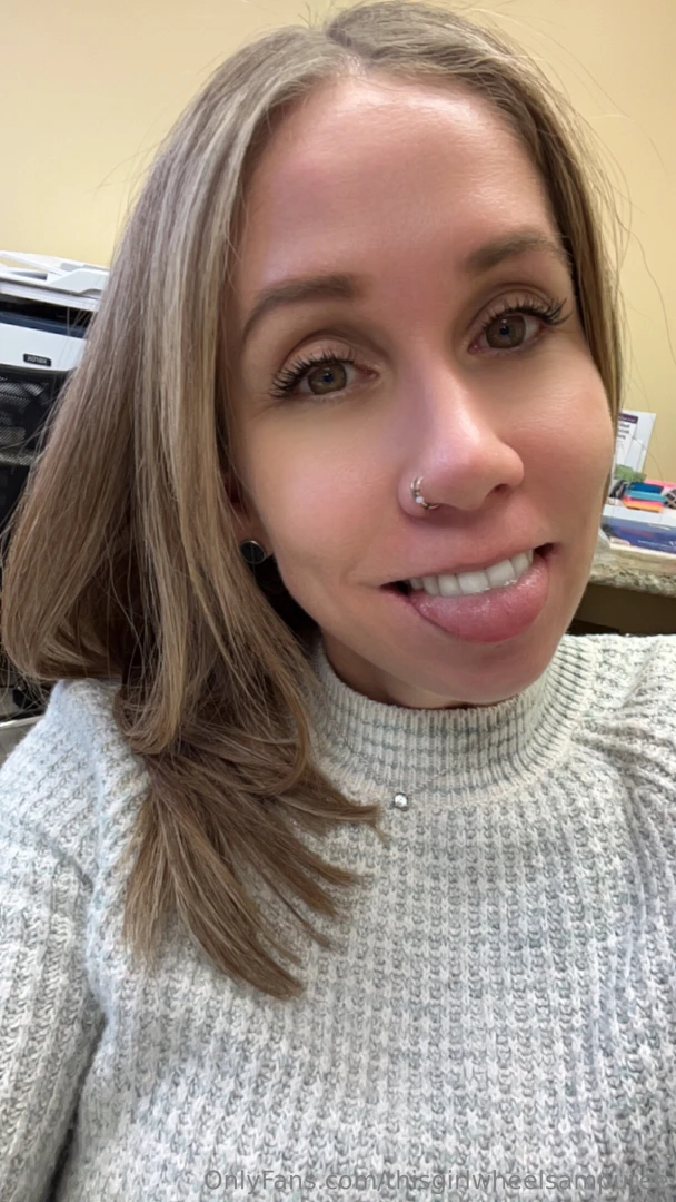 Hello fans meet my new chair the only problem is that funding does not part 1 