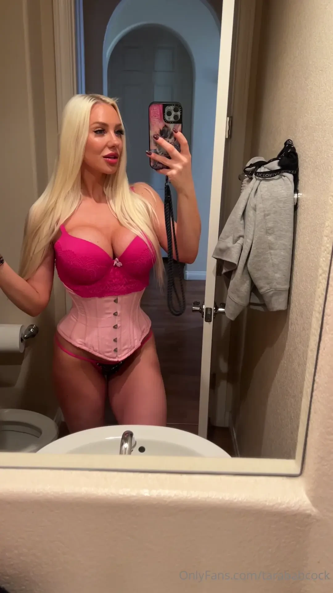 Your favorite bimbo at your service 