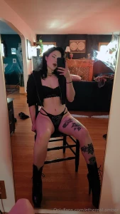 Some behind the scenes of my latest pole dancing session part 3