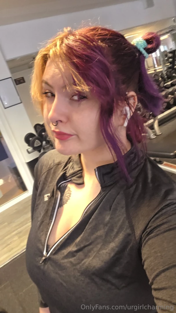 40 mins of hard exercise for shoulder arms back and glutes 