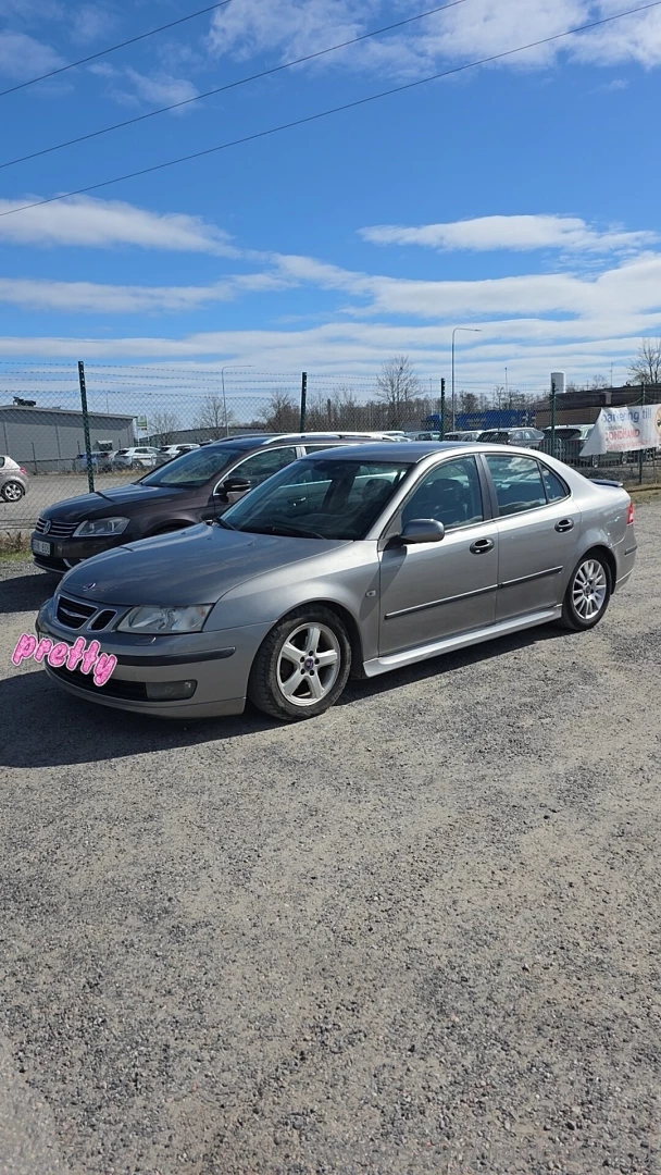 She is prettyyyy she is miiiineeee 