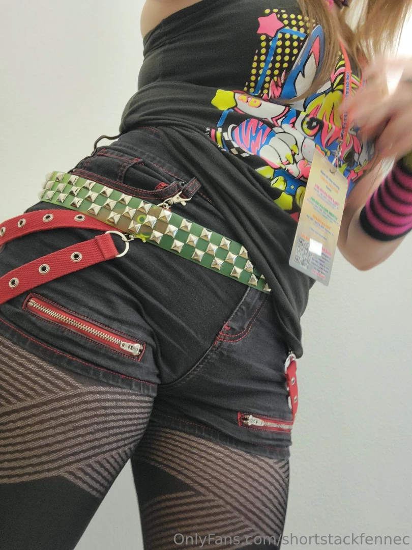 Pov you saw a really cute girl at the anime convention you could ve part 17 