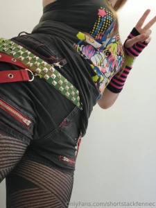 Pov you saw a really cute girl at the anime convention you could ve part 20