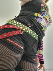 Pov you saw a really cute girl at the anime convention you could ve part 6