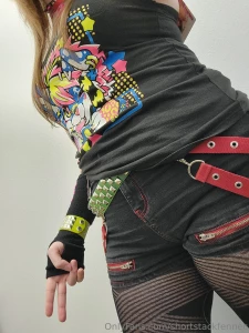 Pov you saw a really cute girl at the anime convention you could ve part 28