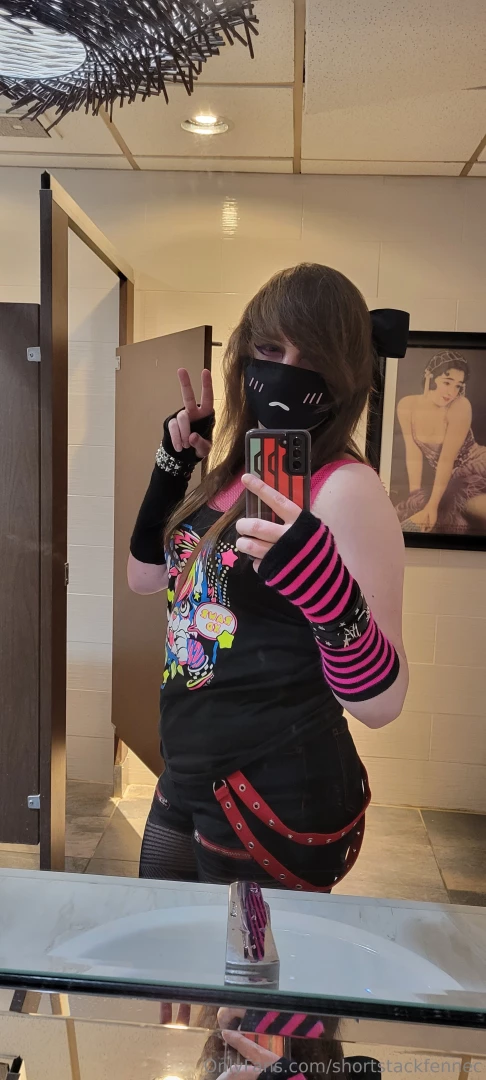 Oh my gosh work has been killing me lately but i ve got a little part 3 